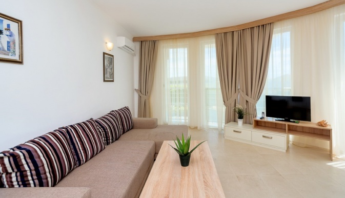KRISTAL_BEACH_APARTHOTEL_NESSEBAR_BULGARIA_AIR_TOUR_TRAVEL